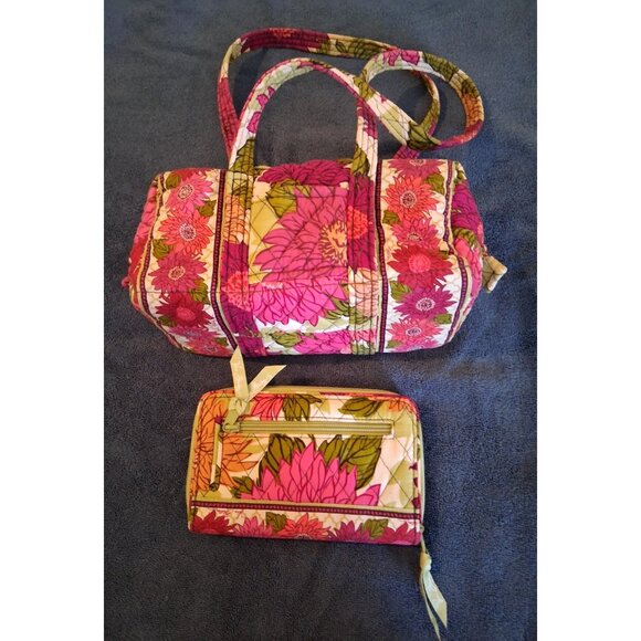 Vera Bradley Bowler Bag and Wallet Pink and Green Floral handbag Tote Set - Picture 1 of 5